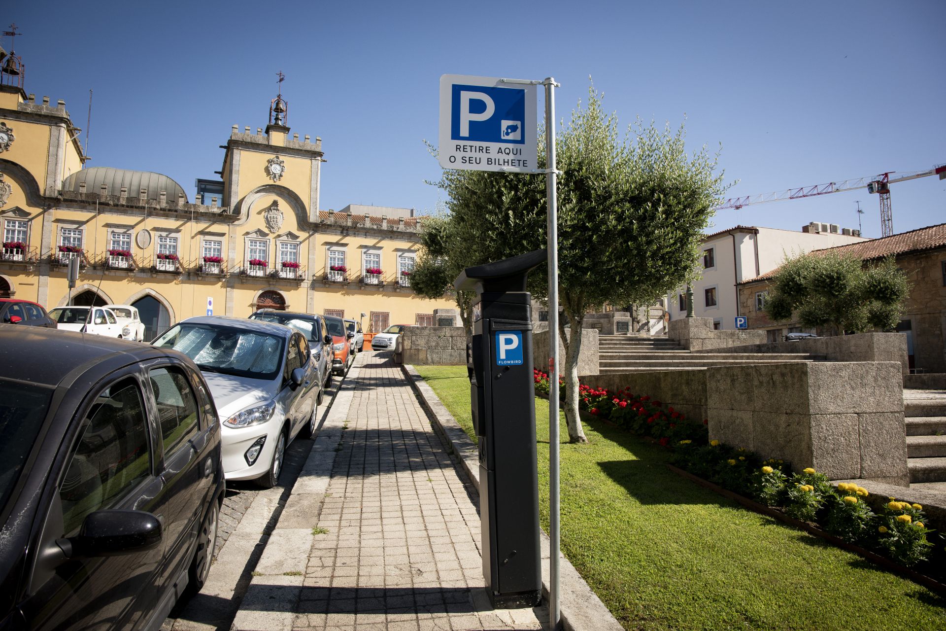 Câmara de Barcelos aprova criação de avenças para moradores sem garagem